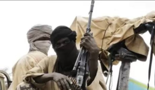 Ilustrasi serangan bandit bersenjata di Nigera serang jamaah masjid yang akan salat Subuh dan menyebabkan 27 orang tewas. [Tangkapan Layar]